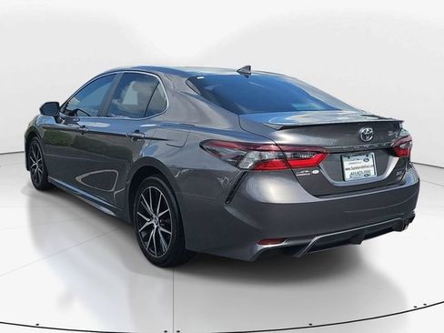 Used 2023 Toyota Camry SE FWD image 5