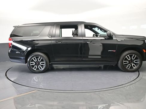 Used 2022 GMC Yukon XL AT4 w/ AT4 Premium Package image 7
