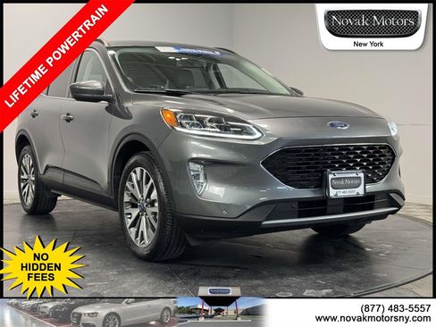 Used 2022 Ford Escape Titanium image 1
