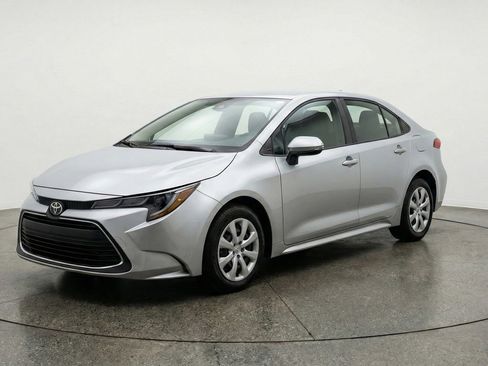 Used 2025 Toyota Corolla LE FWD image 3