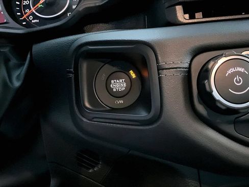 Used 2024 Jeep Wrangler Unlimited Rubicon AWD/4WD image 15