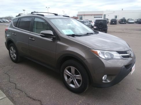 Used 2015 Toyota RAV4 XLE image 4