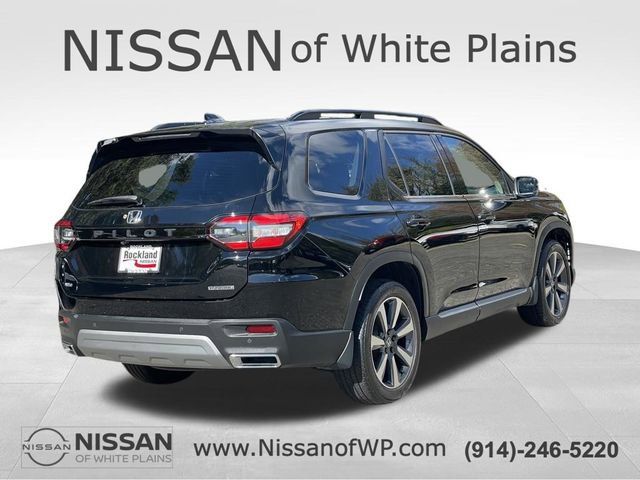 Used 2023 Honda Pilot Touring image 4