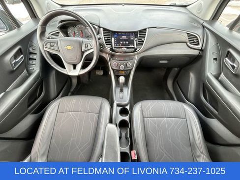 Used 2022 Chevrolet Trax LT w/ LT Convenience Package image 19