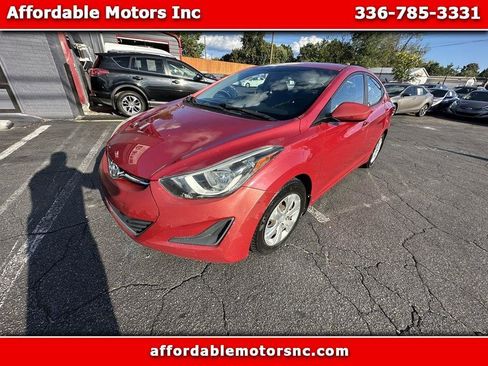 Used 2016 Hyundai Elantra SE image 1