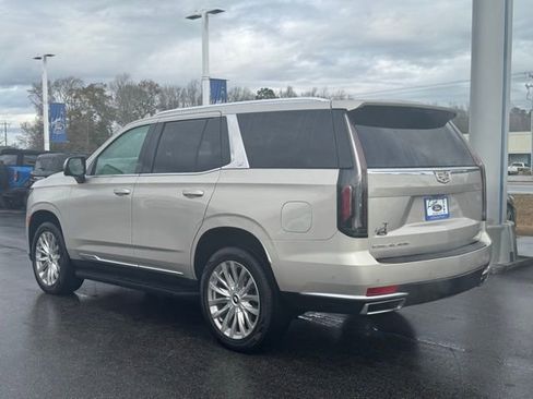 Used 2023 Cadillac Escalade Premium Luxury image 3