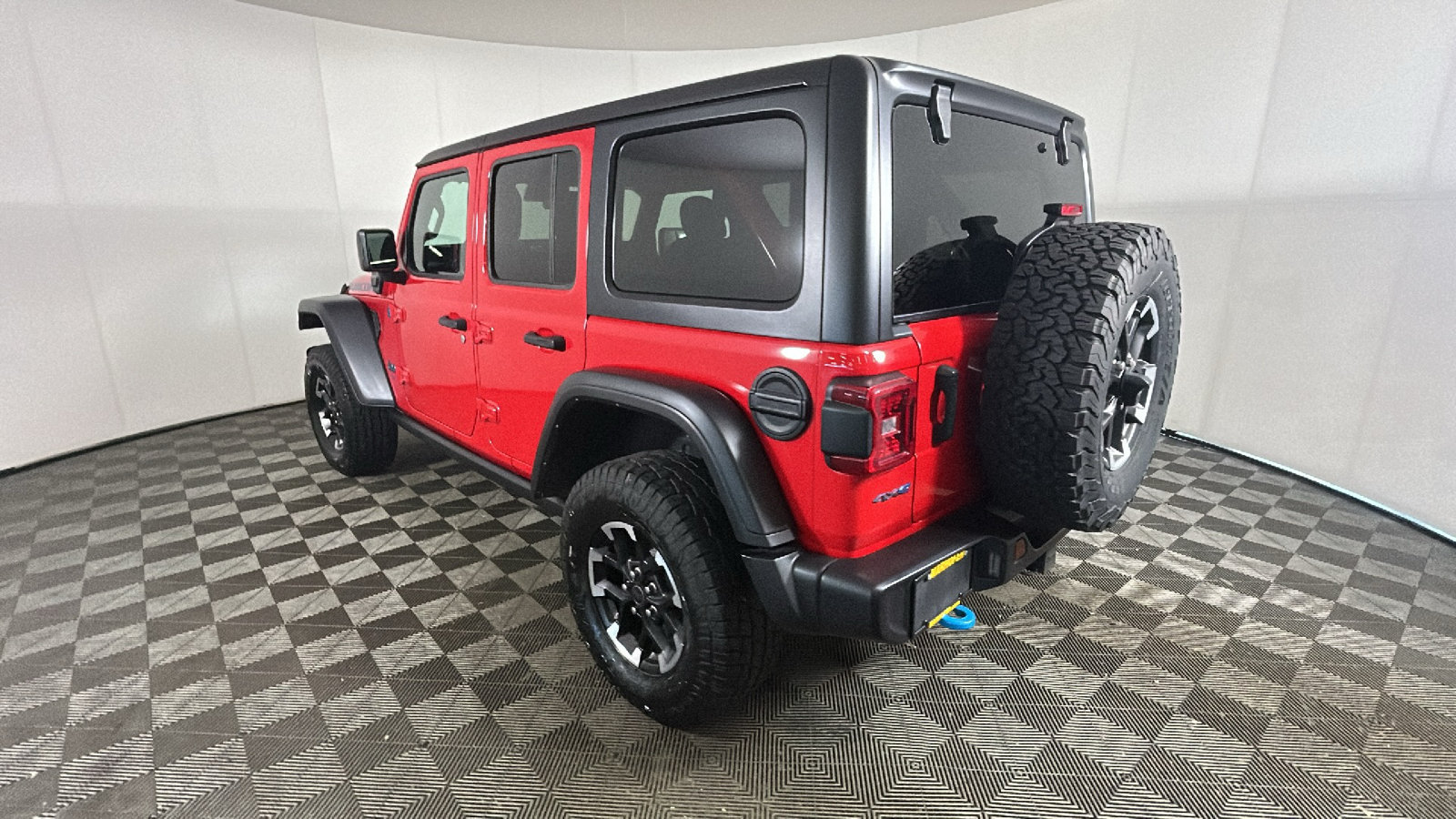 Used 2024 Jeep Wrangler Unlimited Rubicon 4xe AWD/4WD image 5