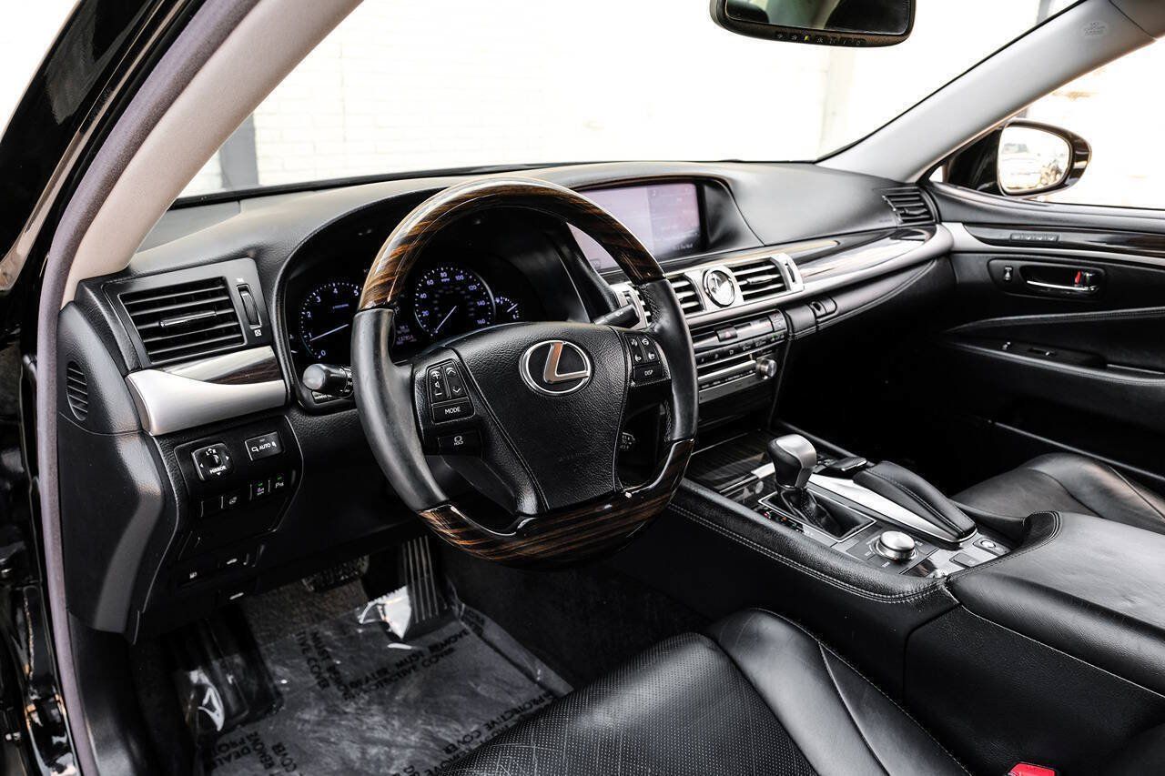 Used 2014 Lexus LS 460 w/ Comfort Package RWD image 3