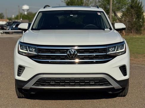 Used 2023 Volkswagen Atlas SE image 2