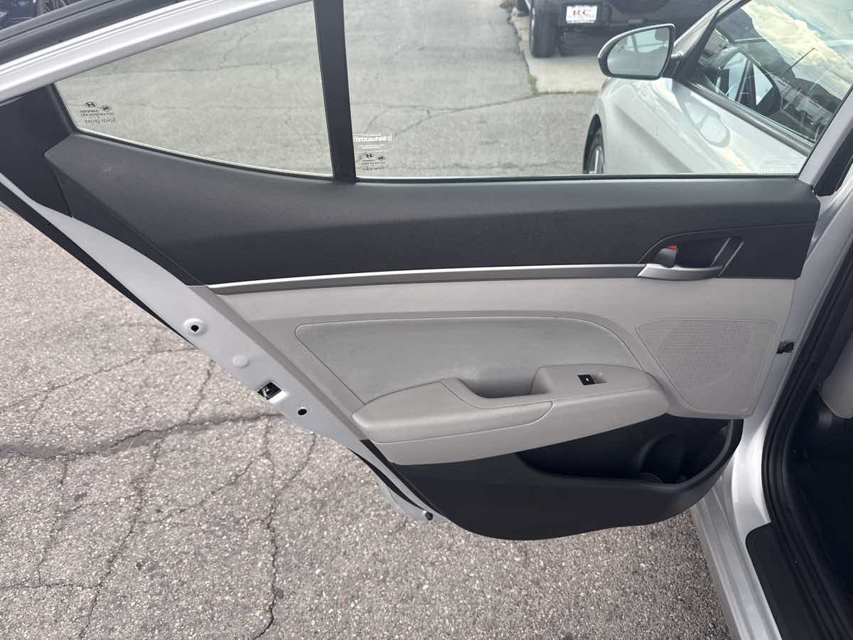 Used 2018 Hyundai Elantra Value Edition FWD image 15
