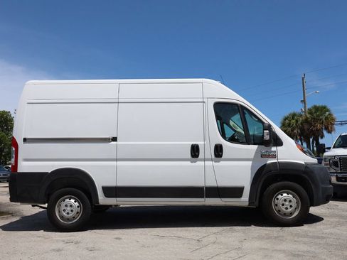Used 2020 RAM ProMaster 2500 FWD image 3