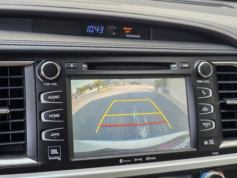 Used 2017 Toyota Highlander Limited FWD image 17