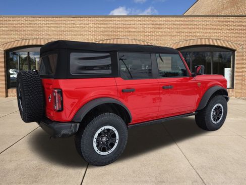 Used 2023 Ford Bronco Badlands w/ Sasquatch Package image 3