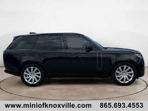 Used 2023 Land Rover Range Rover SE AWD/4WD image 2