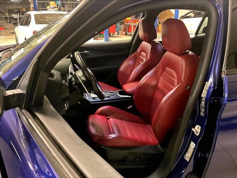 Used 2022 Alfa Romeo Stelvio Sprint image 7