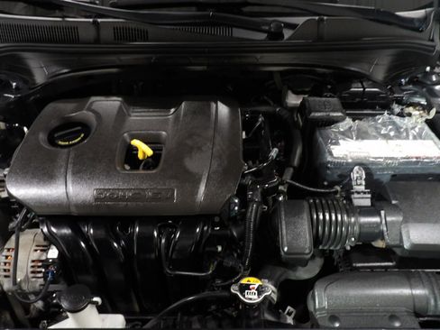 Used 2021 Kia Forte LXS image 19