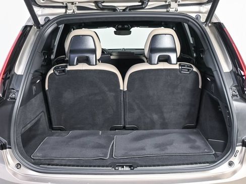 Certified 2025 Volvo XC90 T8 Ultra AWD/4WD image 33