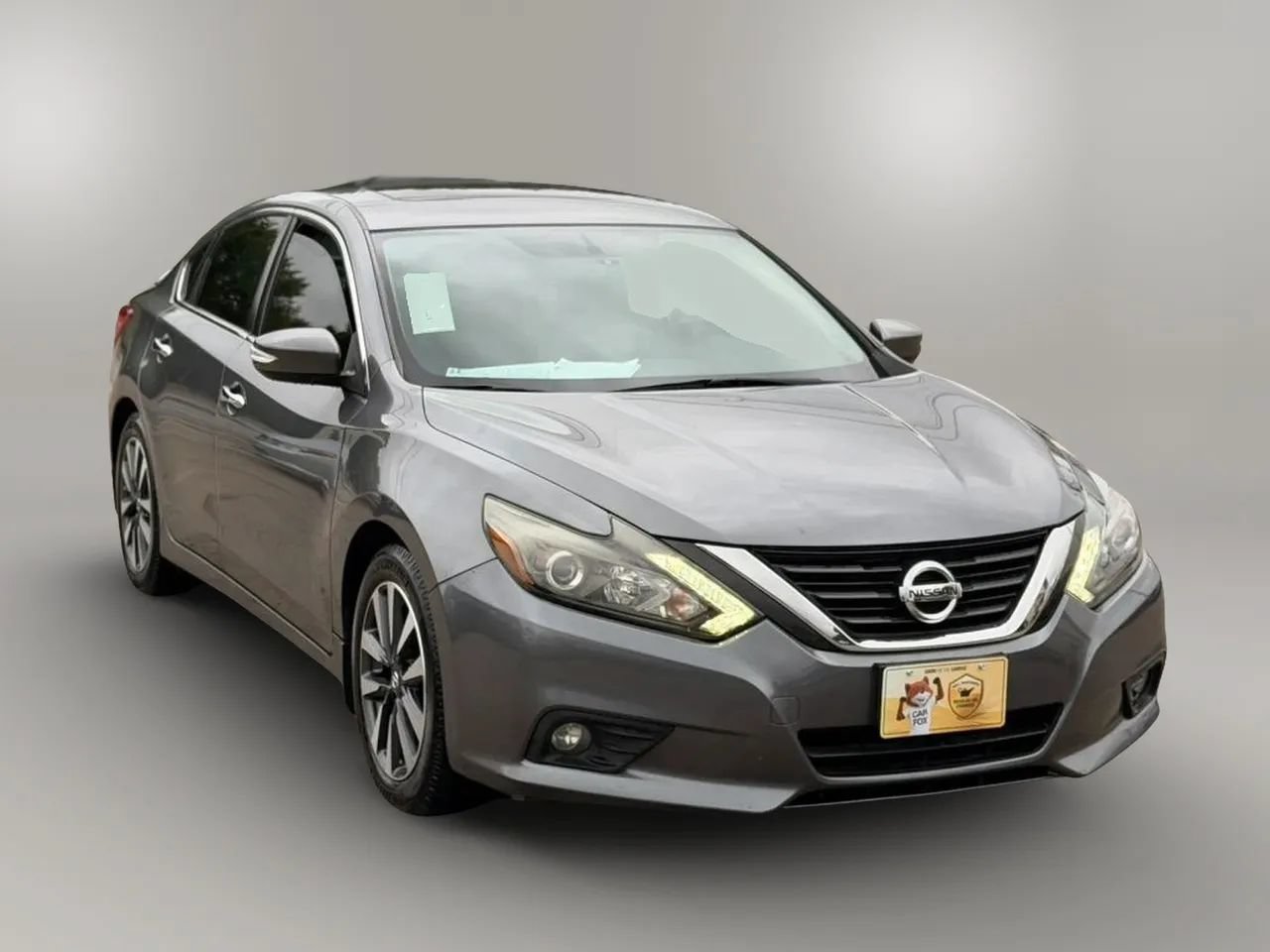 Used 2016 Nissan Altima 2.5 SL w/ 2.5 Technology w/LED Package FWD image 2