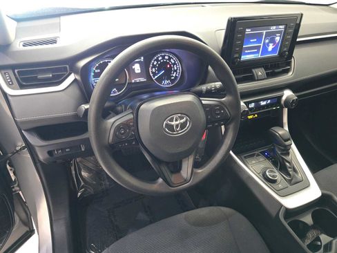 Used 2019 Toyota RAV4 LE w/ Carpet Mat Package AWD/4WD image 2