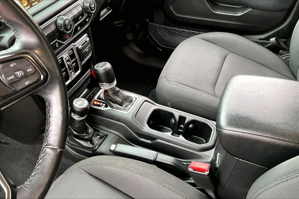 Used 2022 Jeep Gladiator Sport AWD/4WD image 13