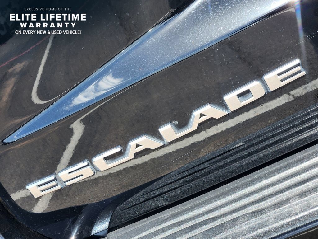Used 2023 Cadillac Escalade Premium Luxury w/ Performance Package AWD/4WD image 7