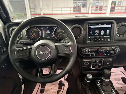 Used 2023 Jeep Wrangler Willys image 16