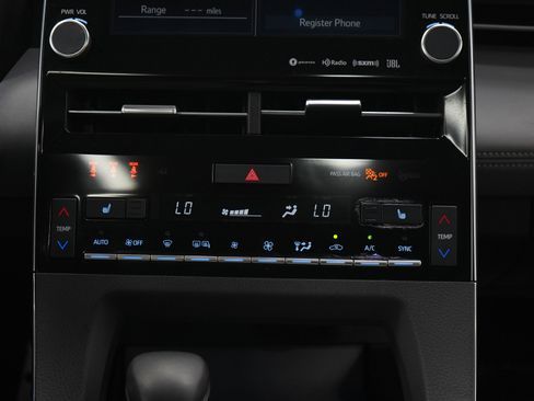 Used 2019 Toyota Avalon XSE w/ All Weather Liner Package FWD image 17
