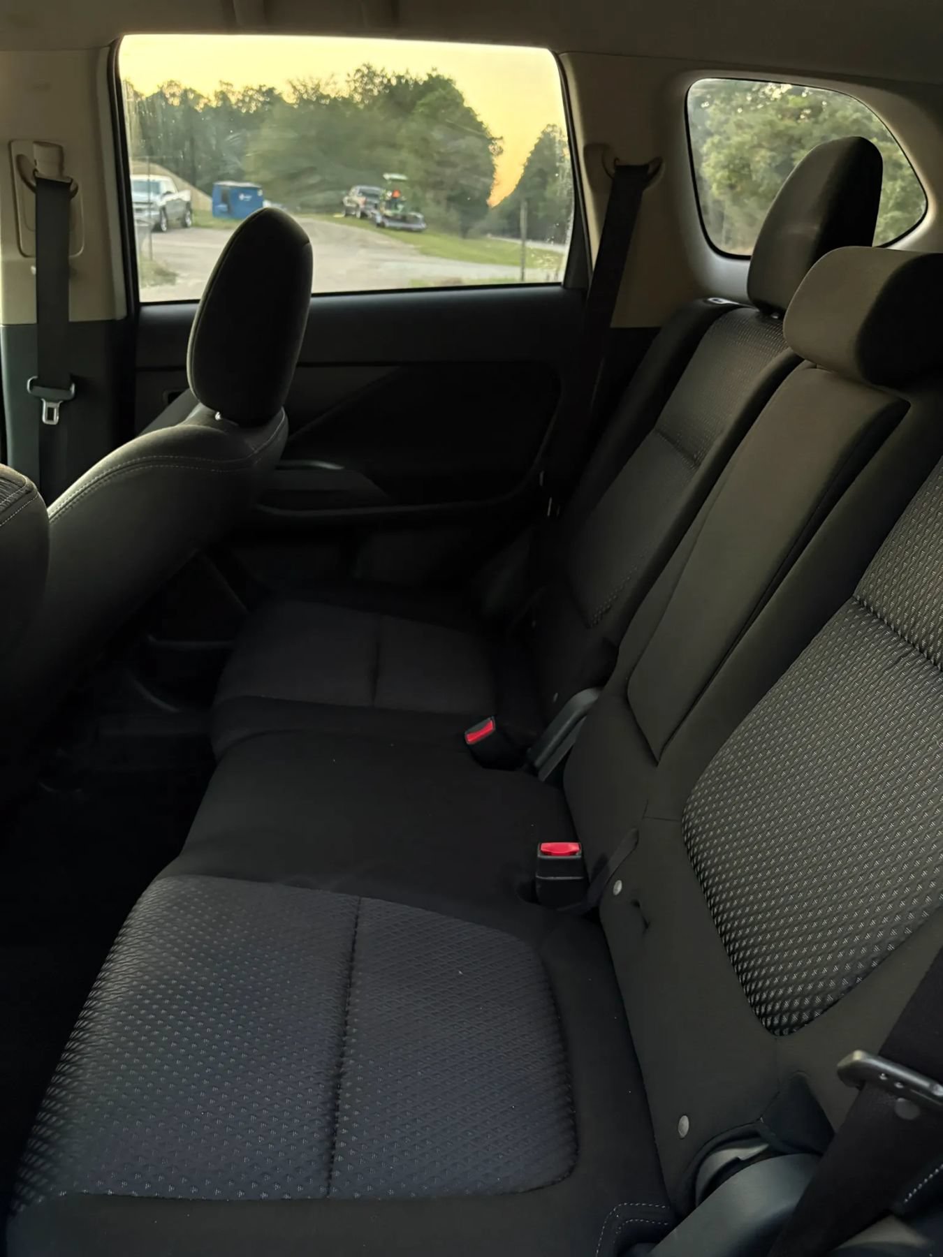 Used 2018 Mitsubishi Outlander ES AWD/4WD image 18