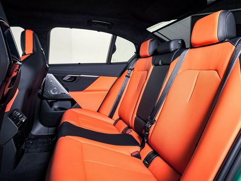 Used 2025 BMW M5 w/ Carbon Package image 21