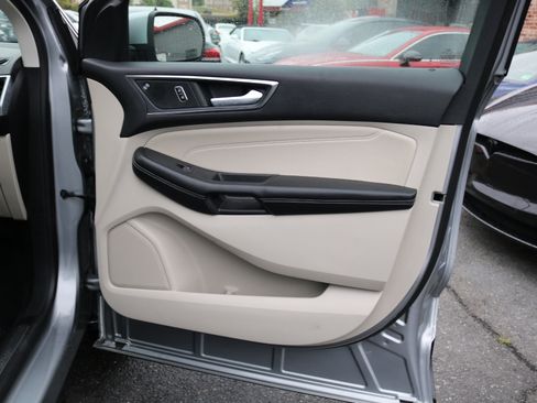 Used 2022 Ford Edge Titanium image 33