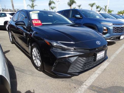 Used 2025 Toyota Camry LE w/ Convenience Package FWD image 5