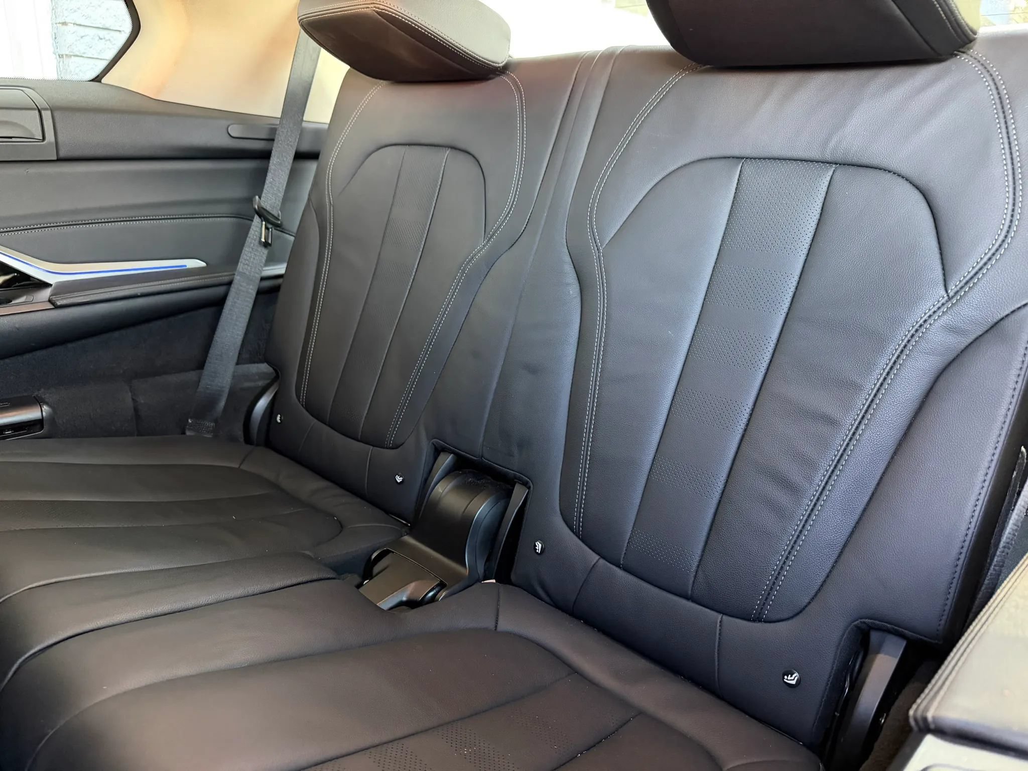 Used 2022 BMW X7 xDrive40i w/ Cold Weather Package AWD/4WD image 13
