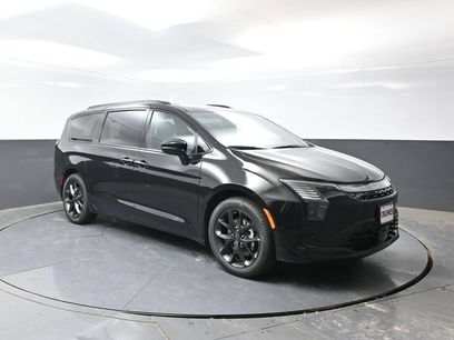 New 2027 Chrysler Pacifica Limited