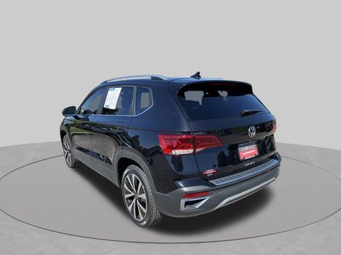 Certified 2023 Volkswagen Taos SE FWD image 6