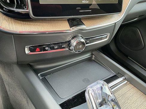 New 2026 Volvo XC60 T8 Plus w/ Protection Package Premier AWD/4WD image 18