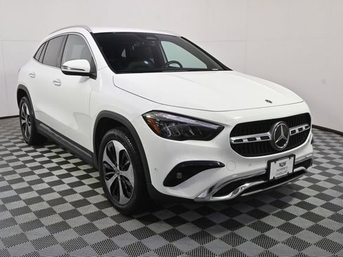 Used 2025 Mercedes-Benz GLA 250 4MATIC image 10
