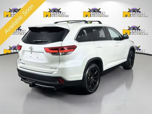 Used 2019 Toyota Highlander LE AWD/4WD image 5