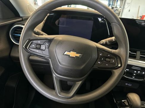 Used 2024 Chevrolet Trax LT image 14