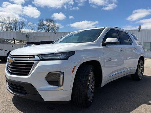 Used 2023 Chevrolet Traverse High Country FWD image 16