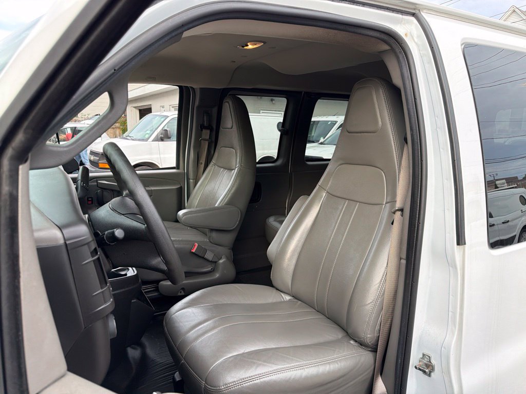 Used 2022 Chevrolet Express 2500 LS RWD image 19