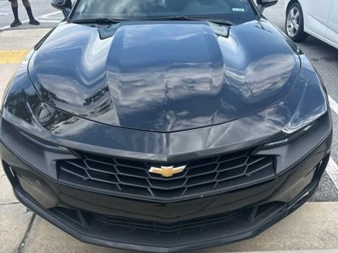 Used 2019 Chevrolet Camaro LT RWD image 5