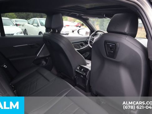 Used 2024 BMW i5 eDrive40i w/ Convenience Package image 23