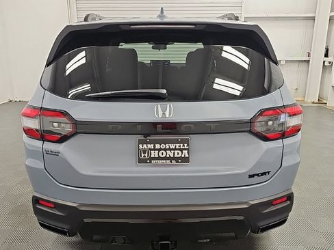 New 2026 Honda Pilot Sport image 7
