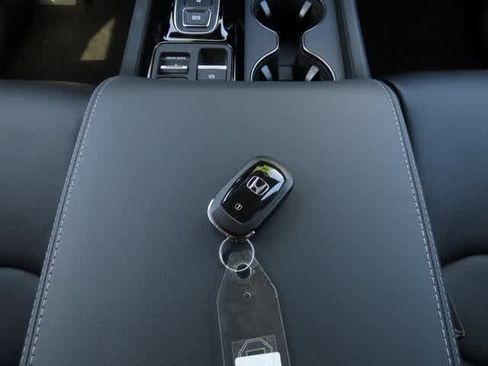 New 2025 Honda Pilot EX-L image 24