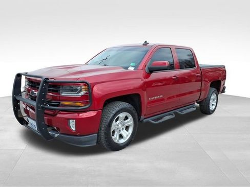 Used 2018 Chevrolet Silverado 1500 LT w/ All Star Edition image 2