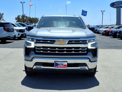 Used 2024 Chevrolet Silverado 1500 LTZ AWD/4WD image 2