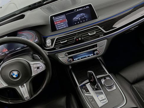 Used 2020 BMW 750i xDrive w/ M Sport Package AWD/4WD image 18