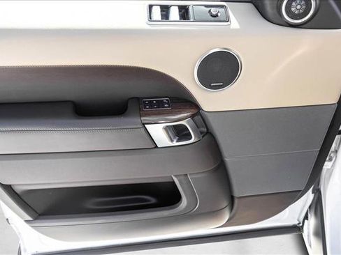 Used 2020 Land Rover Range Rover Sport HSE image 14