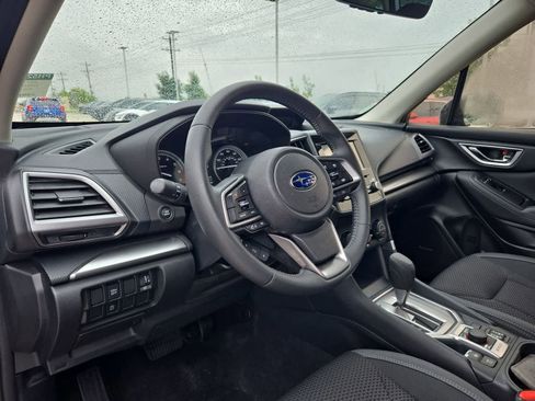 Used 2023 Subaru Forester Premium w/ Popular Package #2 AWD/4WD image 2