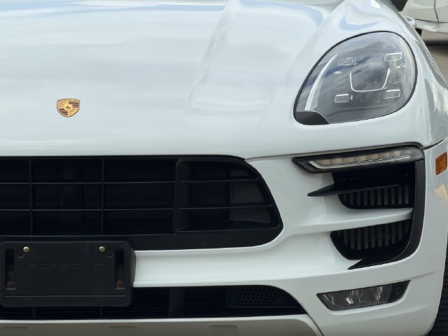 Used 2017 Porsche Macan GTS AWD/4WD image 4